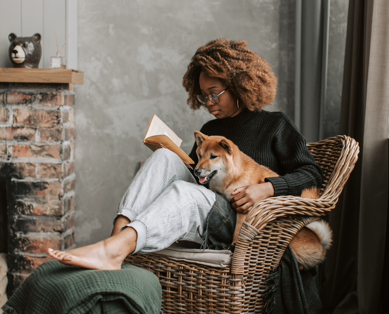 Relax-at-home-with-your-pet